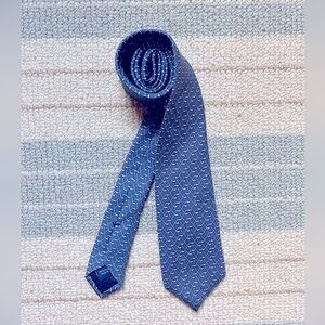 Like new- Vineyard Vines Hockey stick boys tie